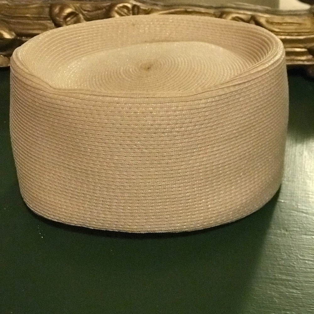 Pillbox hat